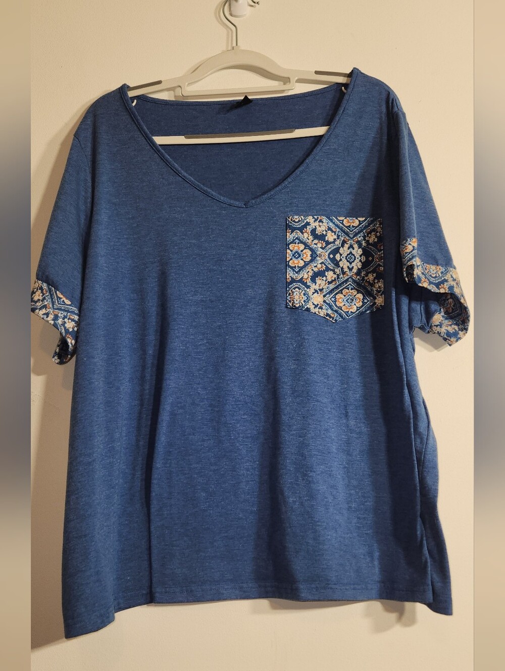 Blue V-Neck Short Sleeve Tee with Printed Pocket